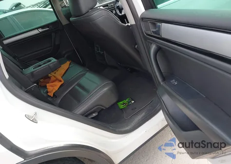 2013 Volkswagen Touareg Vr6 Sport from USA, damaged, VIN WVGEF9BP6DD009489